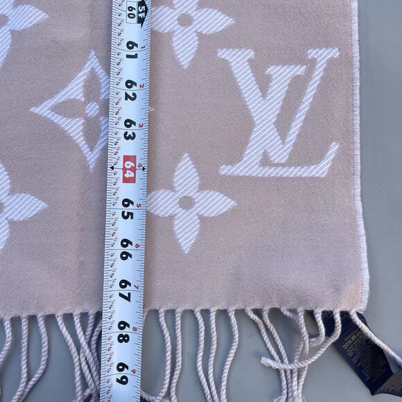Louis Vuitton Pink And White Wool Logo Scarf With Tassels Essentials - Picture 8 of 8